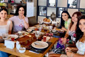 Keçmiş iş yoldaşları görüşdü