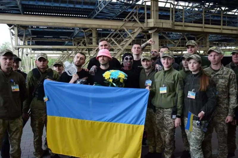 Ukrayna təmsilçisini bomba sığınacağında seçəcək