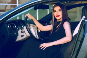 Elmiranın maşınını vurdular