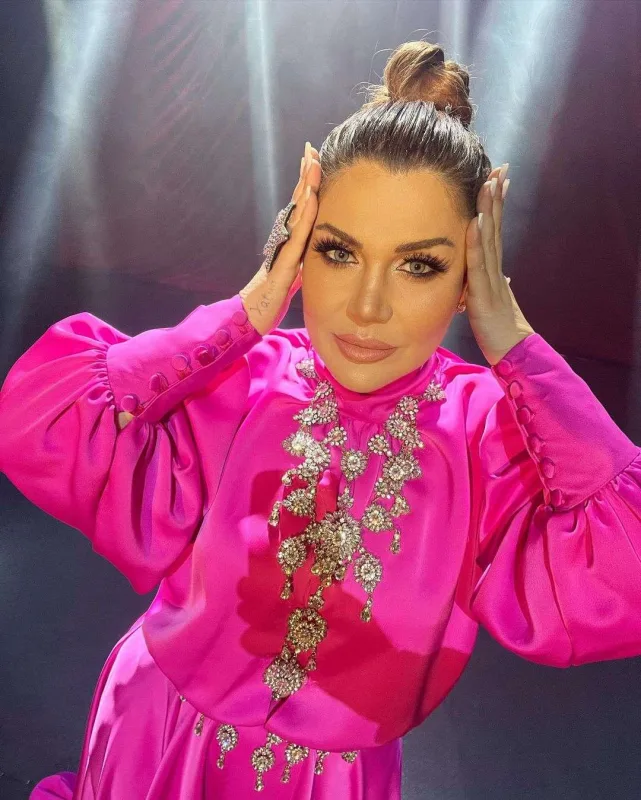 “Cangüdənlə gəzən ilk ifaçı olmuşam”