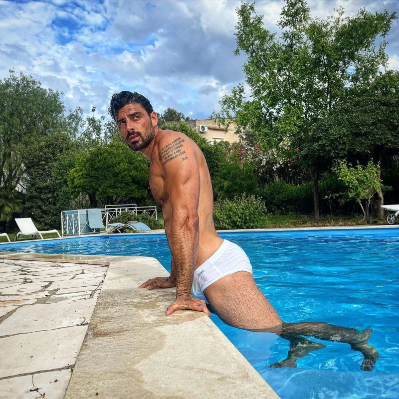 Fotoları ilə gündəm oldu