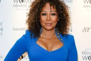 “Spice girls” ulduzu nişanlandı