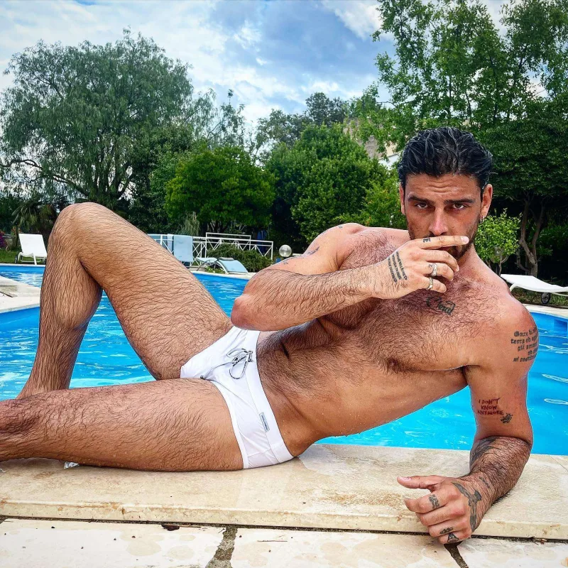 Fotoları ilə gündəm oldu