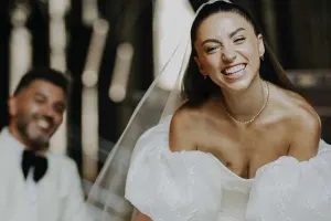 “Ailə qalmağa davam edəcəyik” - Boşanacağını təsdiqlədi