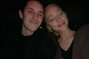 Ariana əri ilə fotosunu yaydı