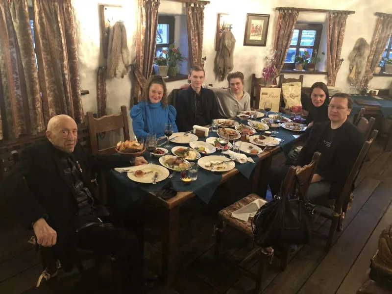 Aydan Salahova atası ilə arxiv fotolarını nümayiş etdirdi