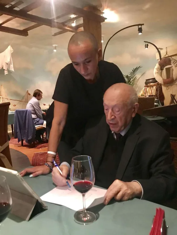 Aydan Salahova atası ilə arxiv fotolarını nümayiş etdirdi