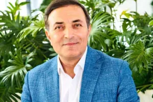 Xalq artisti Riqanın məşhur kilsəsində muğam oxuyub