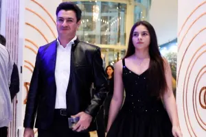 Qızı ilə ilk dəfə görüntüləndi