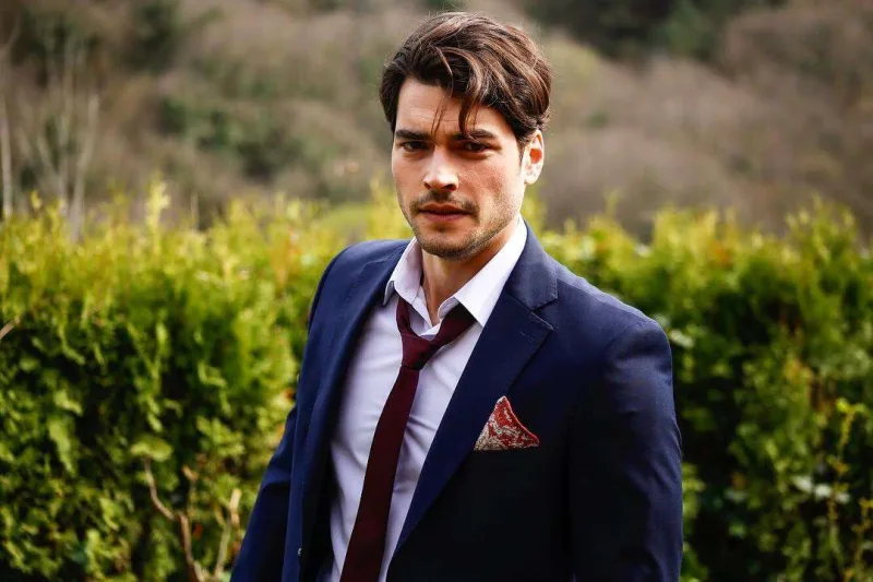 Baş rolu onunla birlikdə canlandıracaq