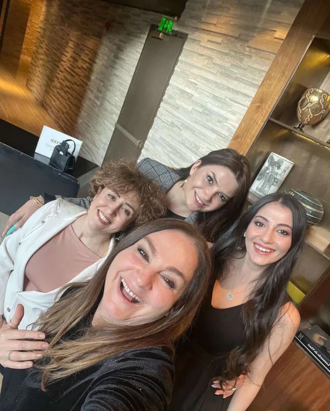 Polad Bülbüloğlunun qızının yeni fotoları...