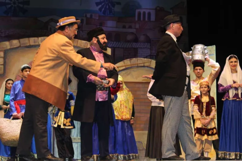 Mədəni gənclik “O olmasın, bu olsun”u izlədi