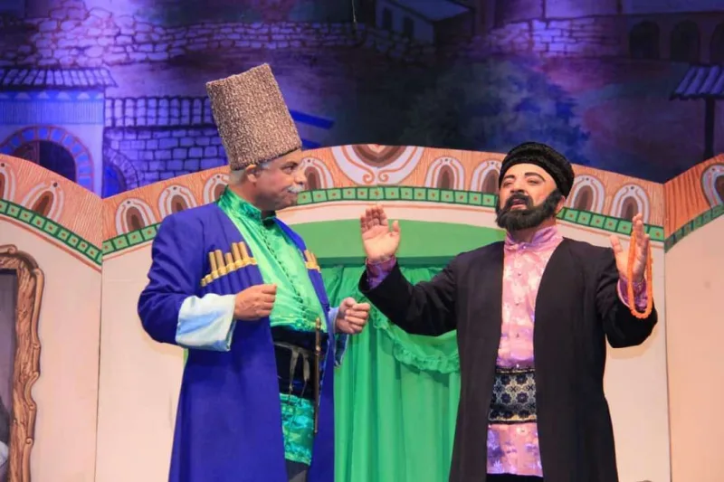 Mədəni gənclik “O olmasın, bu olsun”u izlədi