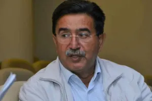 Yadigar Muradov evini teatra bağışladı!