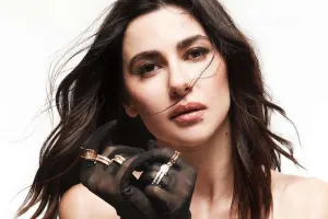 Nəsrin onun üçün göz yaşı tökdü