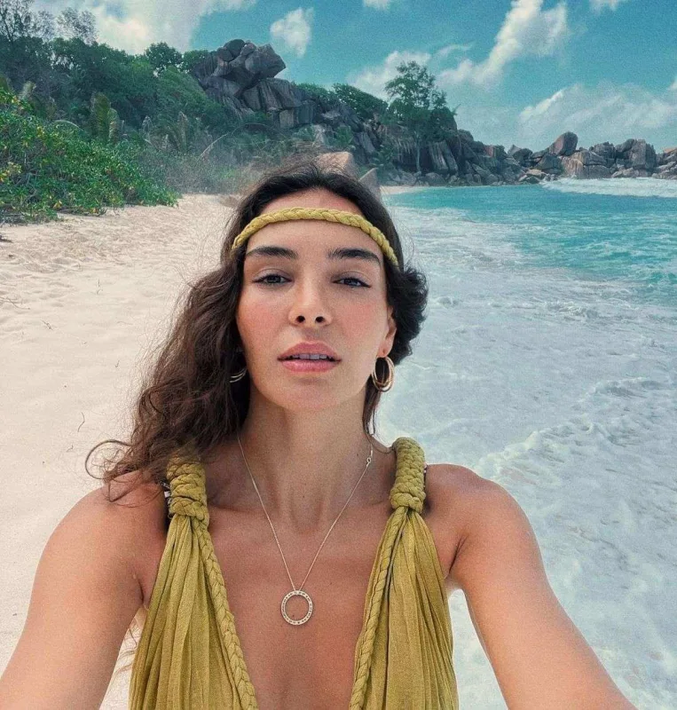 Ebru Amerika sahillərində…