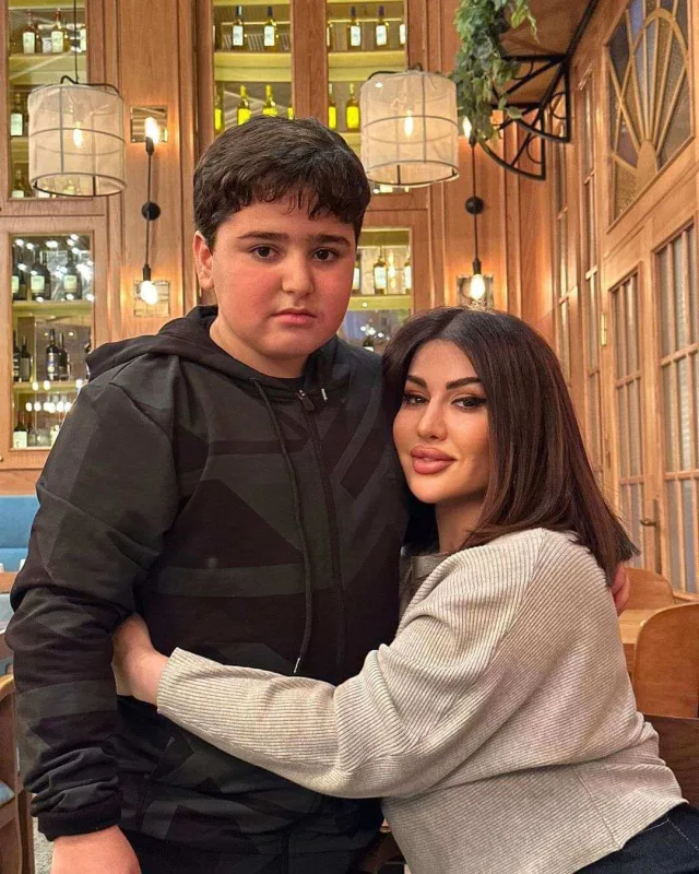 Fatimə oğlu Hüseynlə