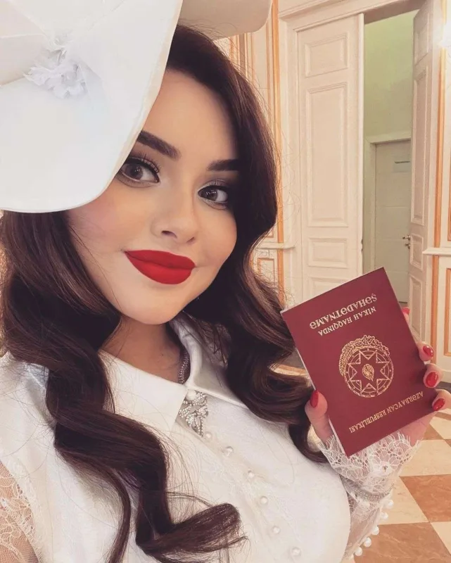 Nikahından görüntülər paylaşdı