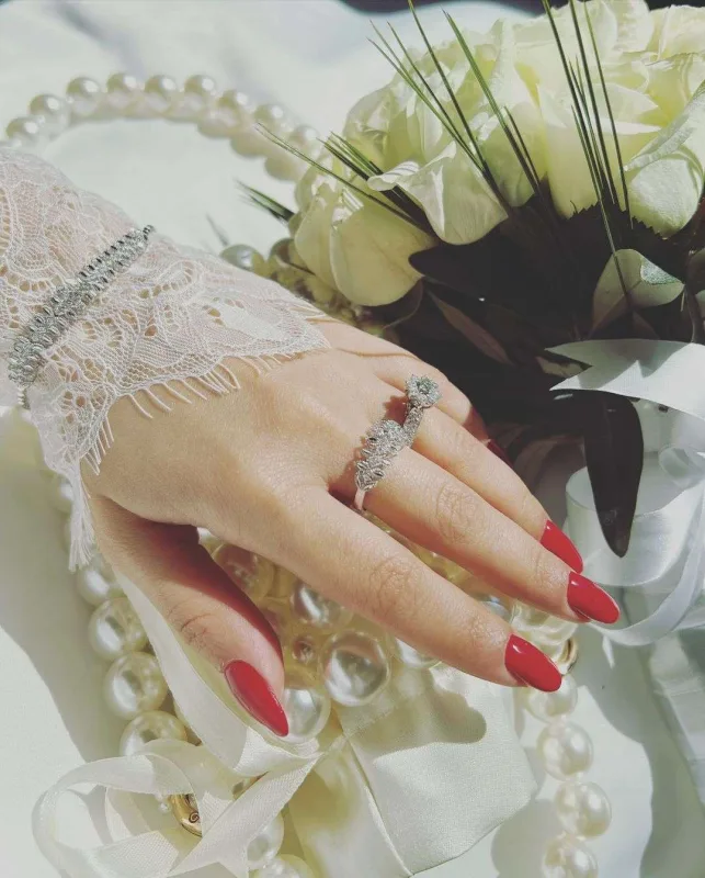 Nikahından görüntülər paylaşdı