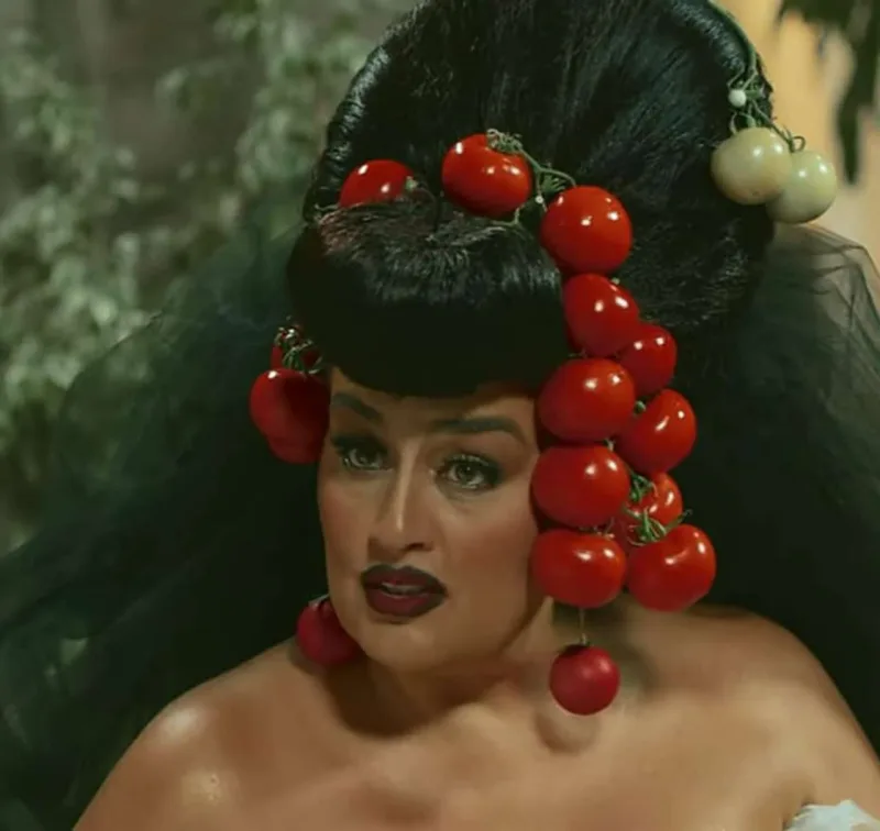 “Uşaqlar məni başımdakı meyvədən tanıyır”