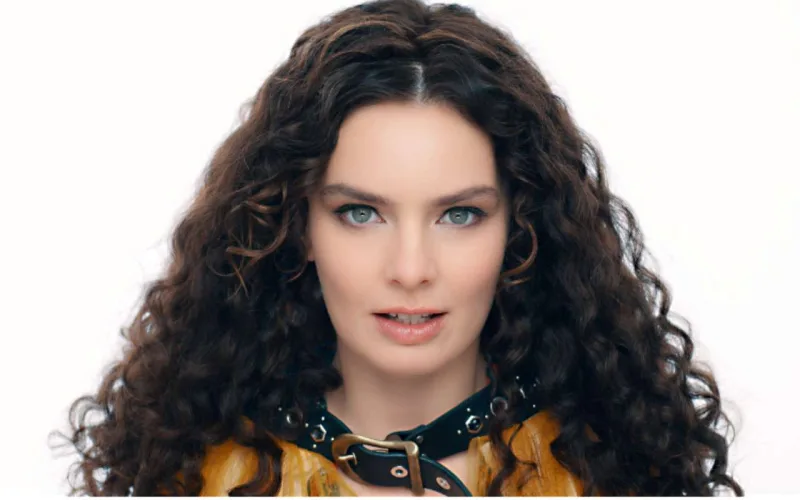 “Nil mənə zəng edəndə əl-qolum əsdi”