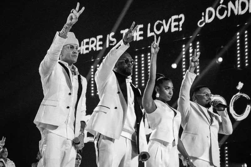 “The Black Eyed Peas” 13 il sonra geri dönür