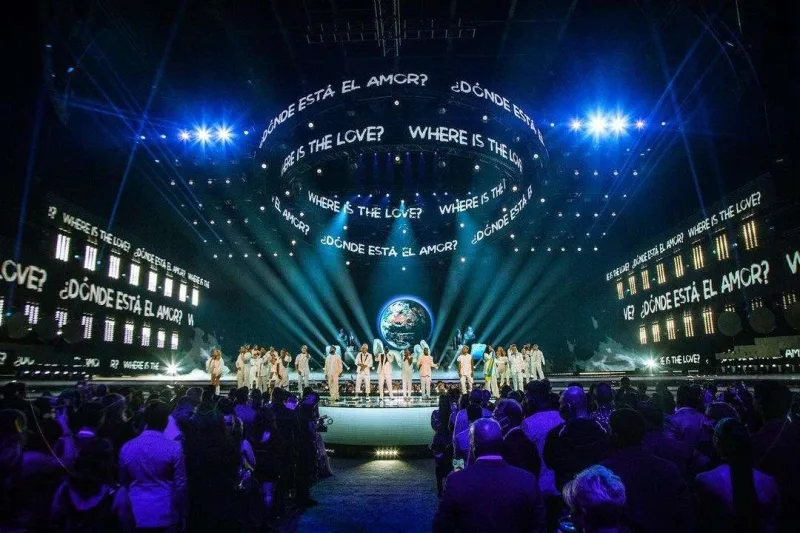 “The Black Eyed Peas” 13 il sonra geri dönür