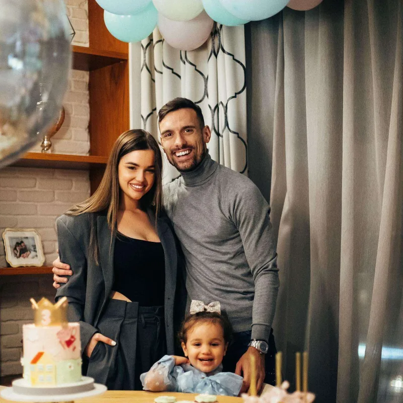 “Qarabağ”ın futbolçusu qız atası oldu