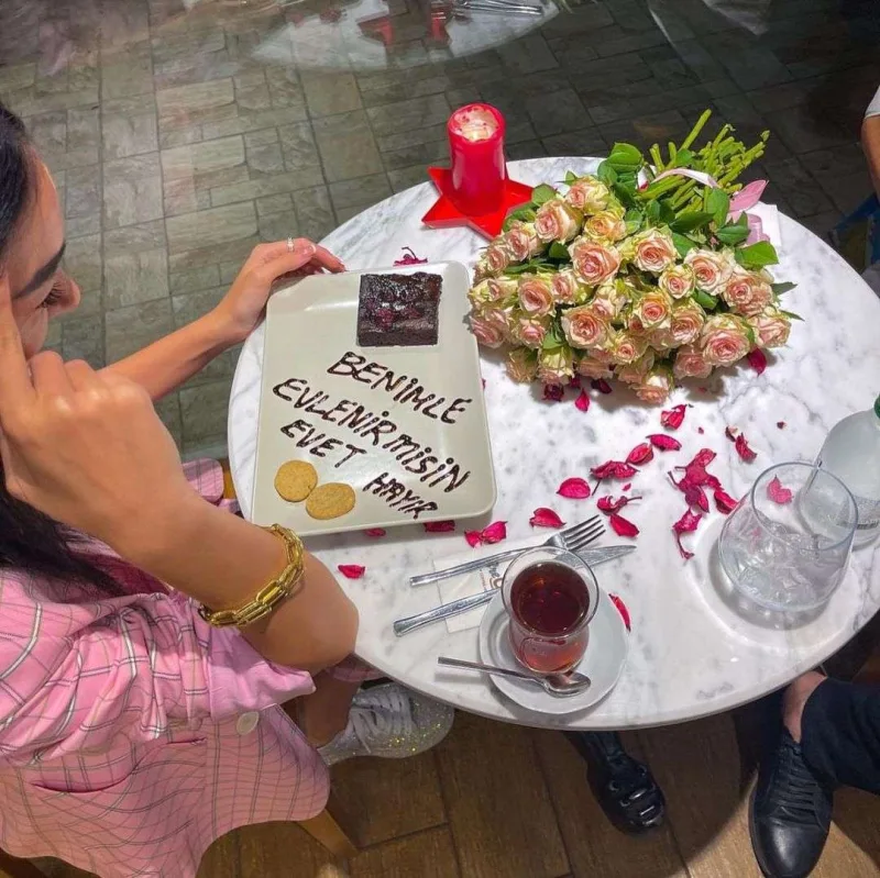 Nüşabənin qızı evlənir