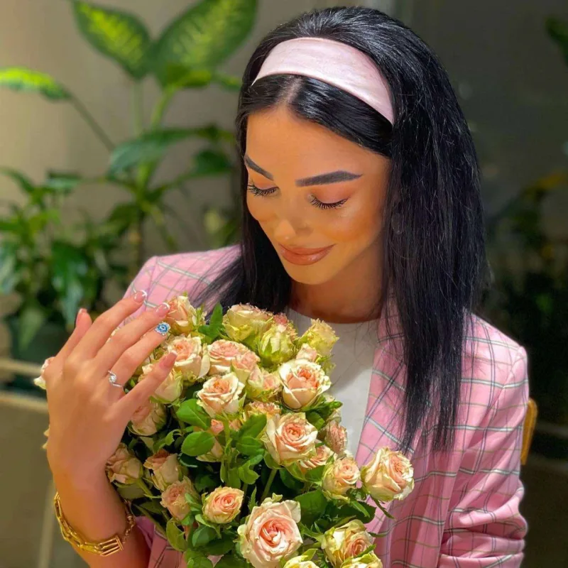 Nüşabənin qızı evlənir