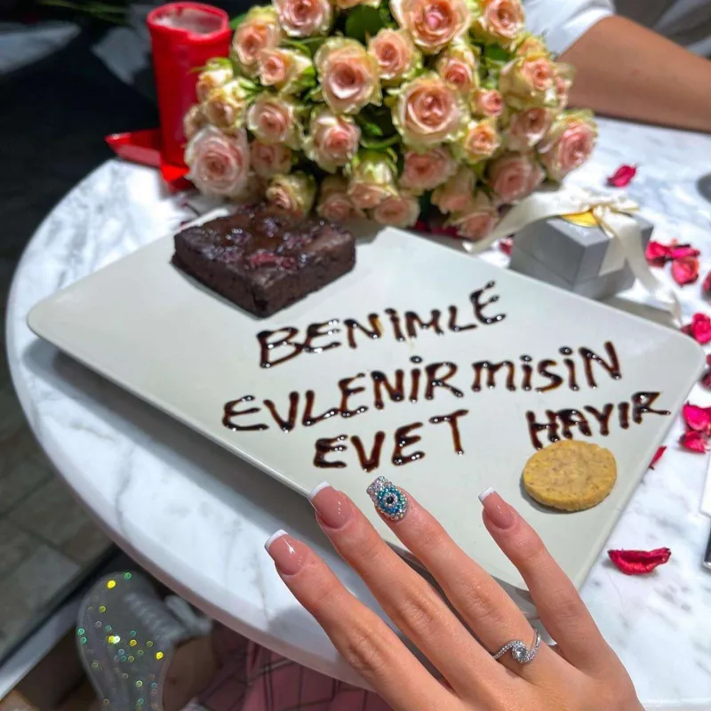 Nüşabənin qızı evlənir