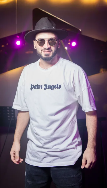 “Bəziləri DJ-likdən başqa hər şeylə məşğul olurlar”