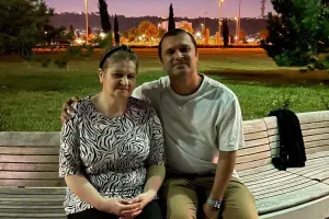 Faciədən 9 ay sonra ayaq üstə