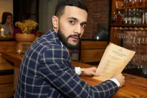 Hüseyn restoran biznesinə atıldı