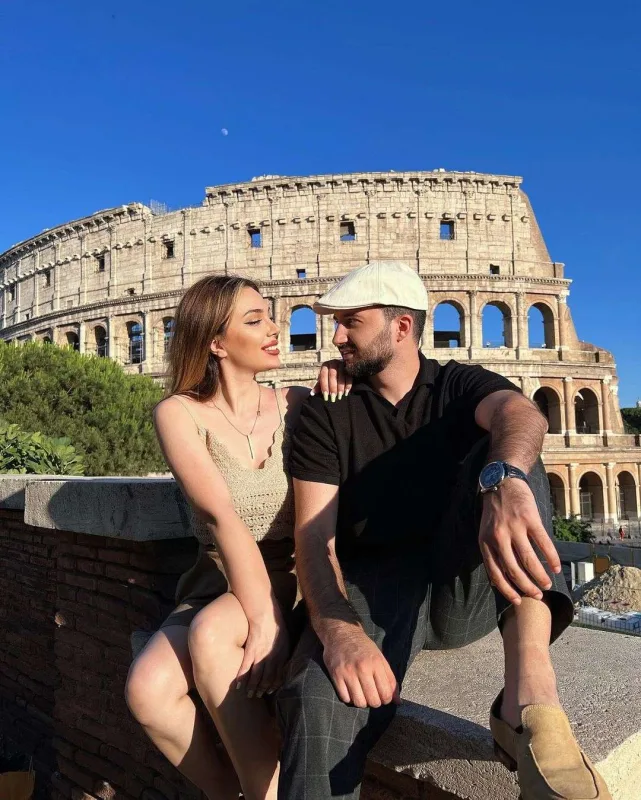 Xatirə İslamın qardaşı xanımı ilə İtaliyada