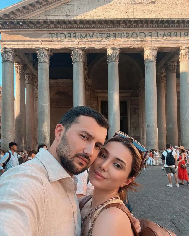 Xatirə İslamın qardaşı xanımı ilə İtaliyada