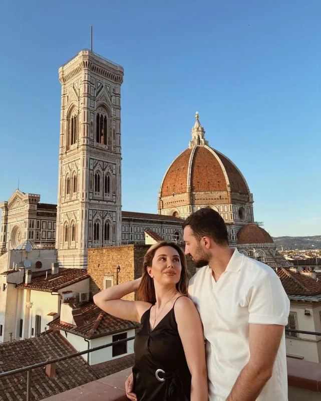 Xatirə İslamın qardaşı xanımı ilə İtaliyada