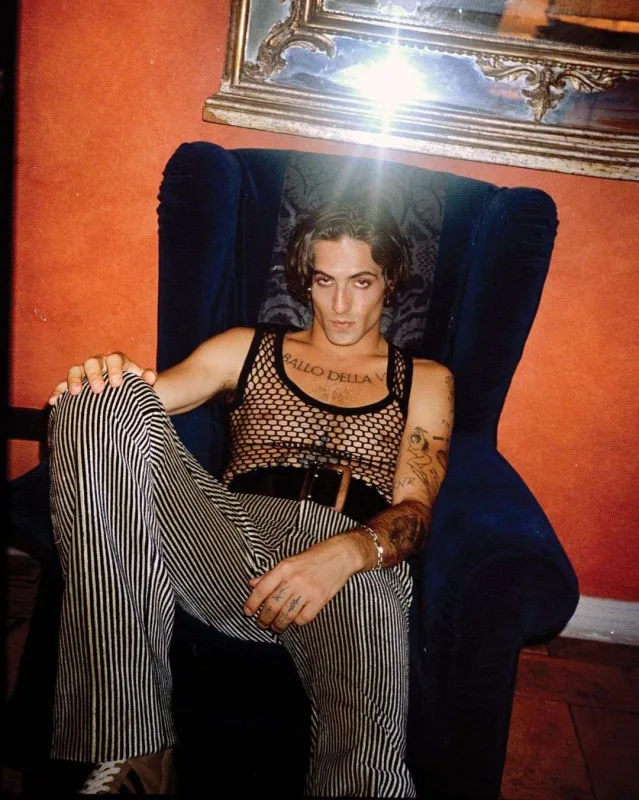 “Maneskin” kamera qarşısında