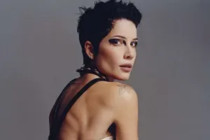 Amerikan müğənni Türkiyədə dərgi siması oldu