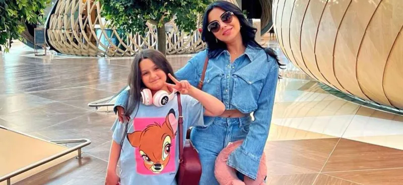 Vüsalə qızı ilə Türkiyəyə getdi