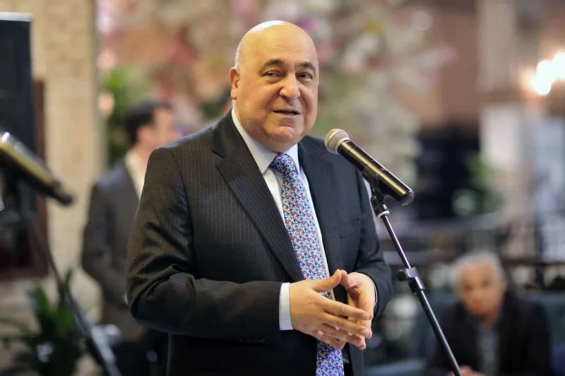 “Xalq yazıçısından bunu soruşmağa utanmırsız?”