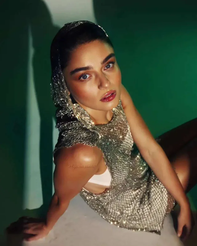 Məşhur dərginin yeni siması Ayça oldu