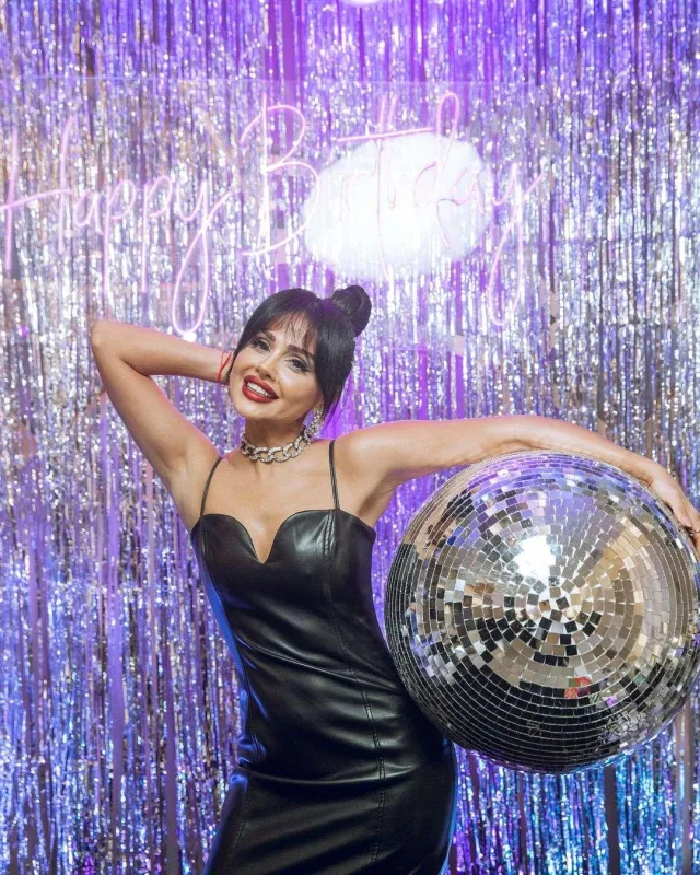 Güneldən 37 yaş partisi