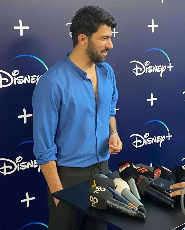 Türk məşhurlar “Disney Plus” gecəsində...