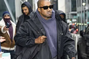 Kanye  məşhur markanın ofisindən qovuldu