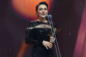 “Kelebek” səhnəsində İrandakı qadınlara dəstək oldu