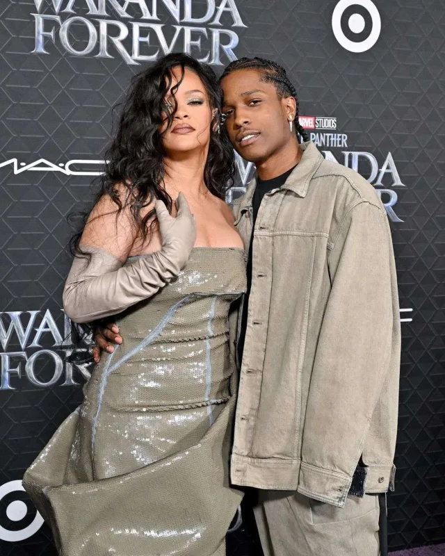 Rihannayla reper sevgilisi qalada