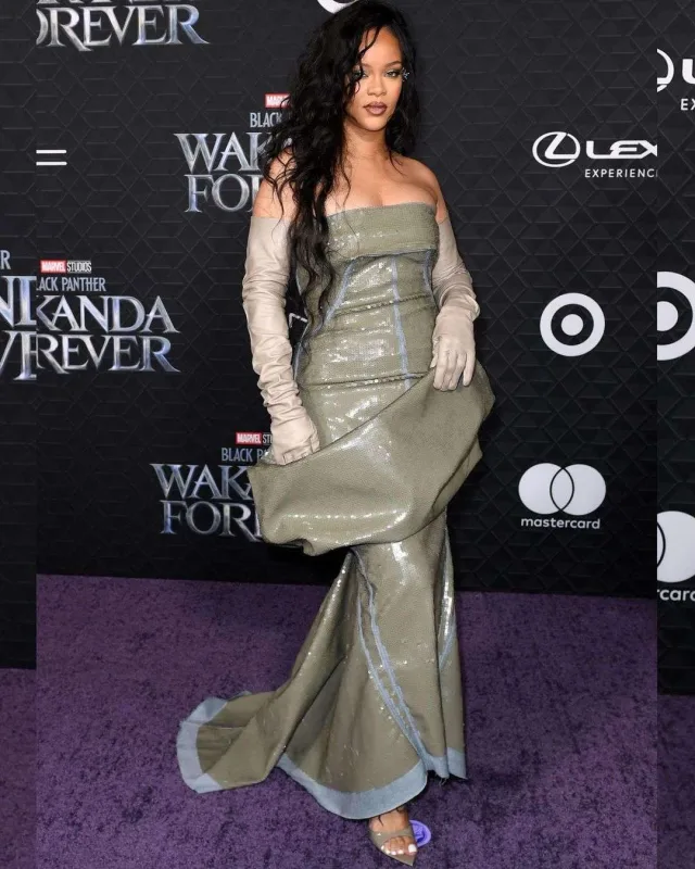 Rihannayla reper sevgilisi qalada