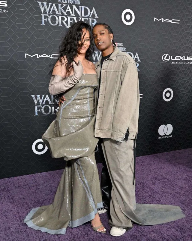 Rihannayla reper sevgilisi qalada