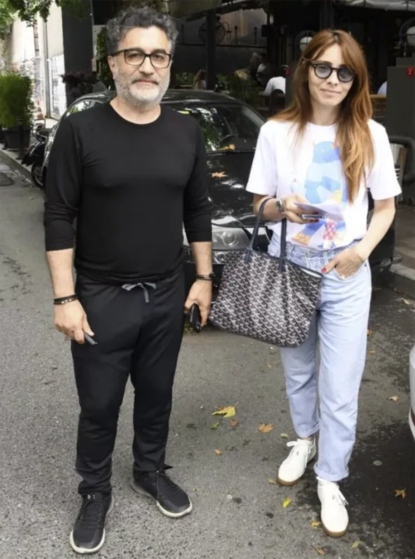 Gözündəki yaranı gizlətməyə çalışdı